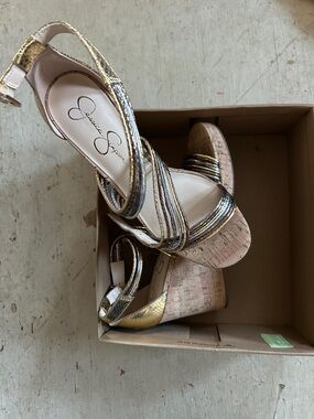 NIB Jessica Simpson strappy wedge heels, metallic combo, 11